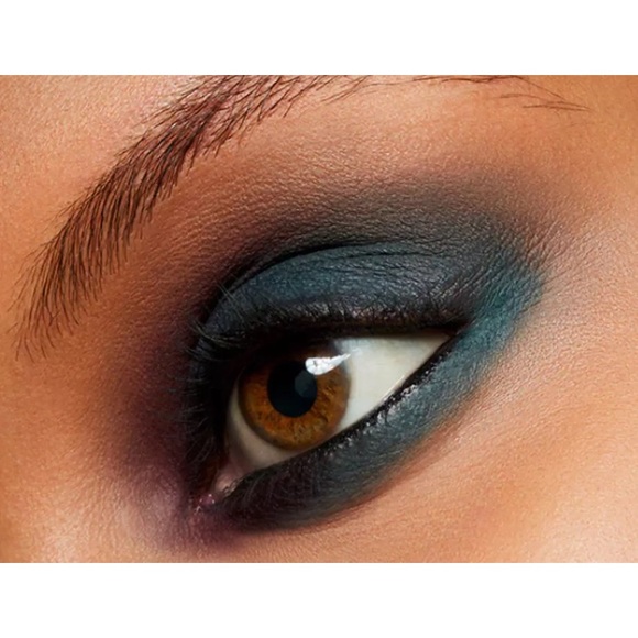 MAC Powder Kiss Soft Matte Eye Shadow Good Jeans - Picture 4 of 7